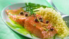 Pavé de Saumon accompagné de riz au citron et romarin