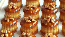 Mini-gâteaux au miel et noisettes