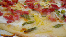 Tarte flambée aux ciboules et Saint Marcelin