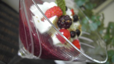 Gaspacho de fruits rouges et spéculoos, espuma de menthe