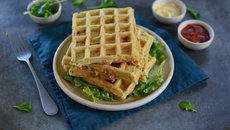 Gaufres aux légumes et au bacon