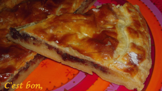 Galette frangipane, fleur d'oranger, pépites de chocolat