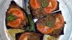 Patlican Karniyarik ou aubergines tranchées