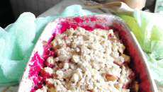 Crumble aux pommes et fruits rouges à la poêle !