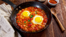 Tchoutchouka aux œufs et poivrons