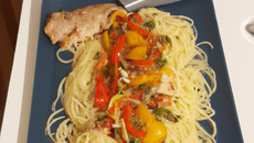 Spaghettis aux poivrons et escalopes au coca