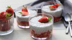 Pudding aux graines de chia et fraises du Périgord IGP