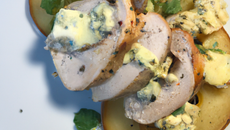 Chapon aux poires et roquefort