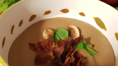 Velouté d'automne de châtaignes à la chicorée