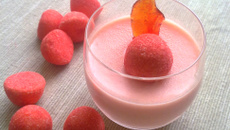 Panna cotta aux bonbons fraises