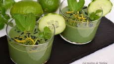Gaspacho de concombre et avocat, citron vert et spiruline