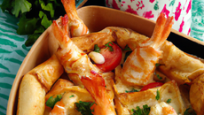 Bourek aux crevettes et au surimi