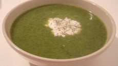 Velouté de roquette et courgettes au chèvre frais