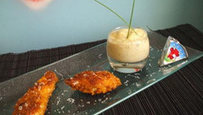 Menu pour les petits ! Nuggets de poulet panés aux corn flakes et son velouté de courgettes à la vache qui rit ! Pour 5