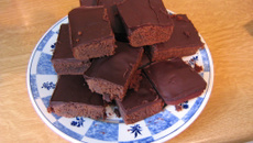 Gâteau gourmand au chocolat comme un Brownie 