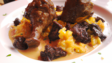 Cuisses de chapon aux morilles et au monbazillac