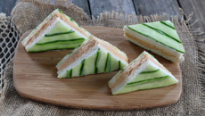 Mini club-sandwich concombre et saumon