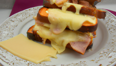Croque monsieur au fromage à raclette