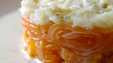 Filets de grenadier, spaghetti de pamplemousse sur lit de patates douces et émulsion de gingembre