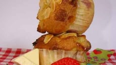 Petits cakes aux fraises et Toblerone blanc