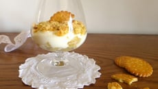Trifle à la pomme verte épicée au miel et sablés bretons