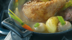 Pot-au-feu au canard et oignons grelots