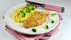 Blancs de volaille panés à la moutarde et aux noix