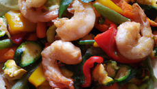 Sauté de crevettes aux légumes