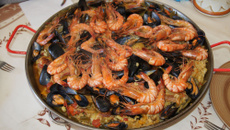 Paëlla aux gambas et aux calamars