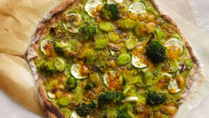 Pizza verte semi complète à la crème de courgettes