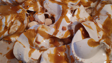 Glace meringuée au caramel