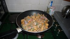 Poêlée paysanne et saucisses fumées