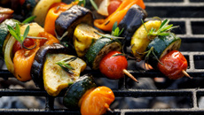 Brochettes de légumes au barbecue