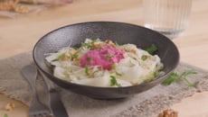 Tagliatelles d'Asperges des Sables des Landes IGP pochées à la crème de betterave au ricotta