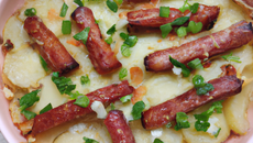 Gratin de poireaux et saucisses