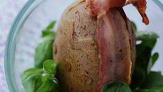 Cak'œuf au roquefort, noix, figue et lard