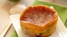 Clafoutis au mascarpone, tomates vertes & fleur d'oranger