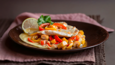 Curry de dorade et surimi au lait de coco et poivrons