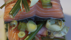 Papillotte de saumon aux blancs de poireaux