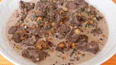 Emincé de bœuf aux cacahuètes et lait de coco