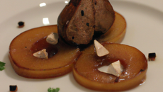 Foie gras et poires au vin aux épices
