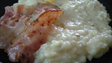 Risotto aux asperges et lard croustillant