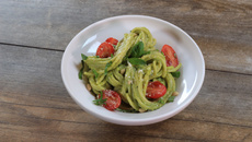 Spaghettis au pesto d'avocat