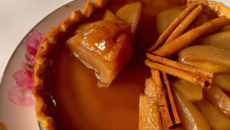 Tarte aux pommes caramélisées et à la cannelle