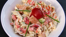 Salade de torsades au surimi