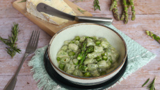 Gnocchetti aux herbes aromatiques, sauce au Gorgonzola AOP et asperges