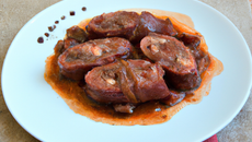 Andouillette pochée au vin rouge