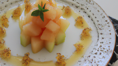 Carpaccio de melon au tartare de pamplemousse et miel