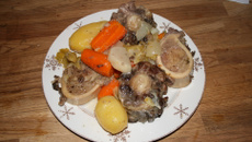 Pot au feu de queues de bœuf et ses tartines de moëlle