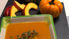 Soupe de potimarron et ses pommes de terre à la coque